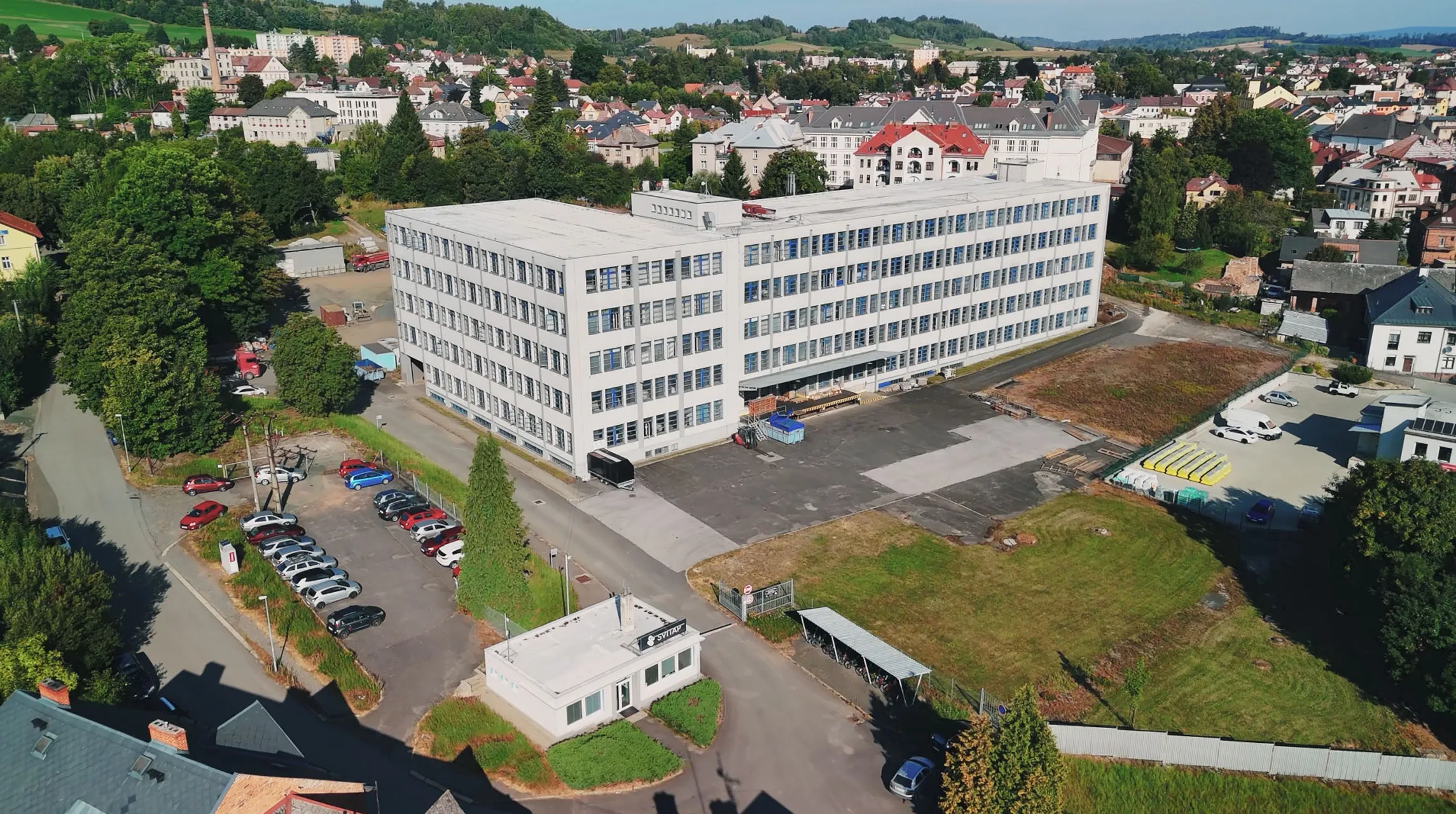 Areál SVITAP Lomnice nad Popelkou závod z dronu